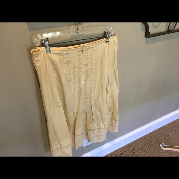 EUC CAbi Yellow Full Pleated Skirt Size 6 - Picture 2 of 7